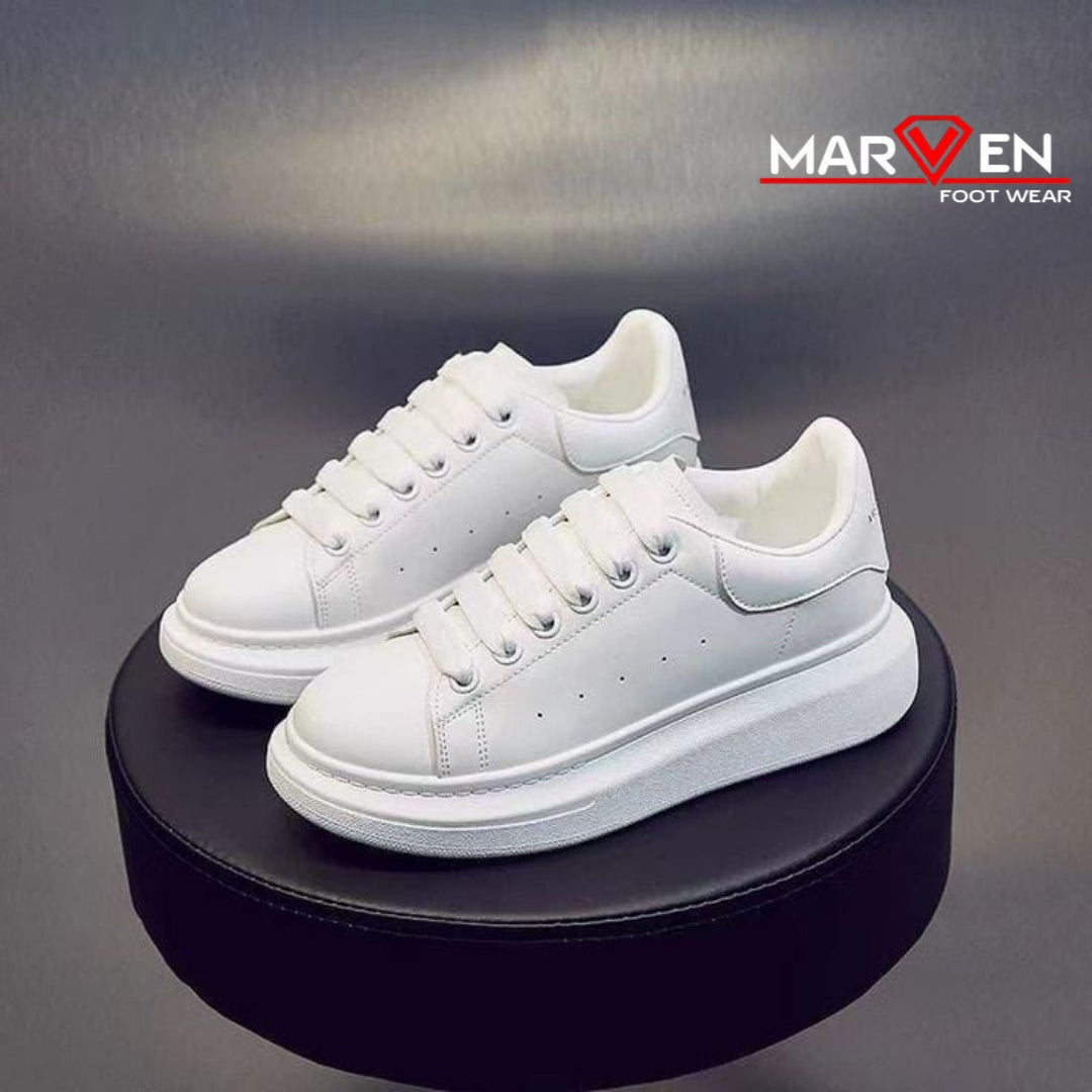Alexander McQueen كوتشي - ابيض